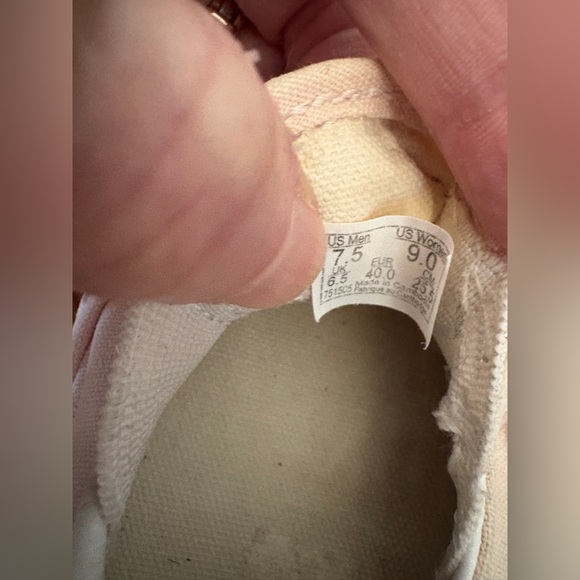 Vans light pink some discoloration see pics great shape size 9 - Picture 7 of 8